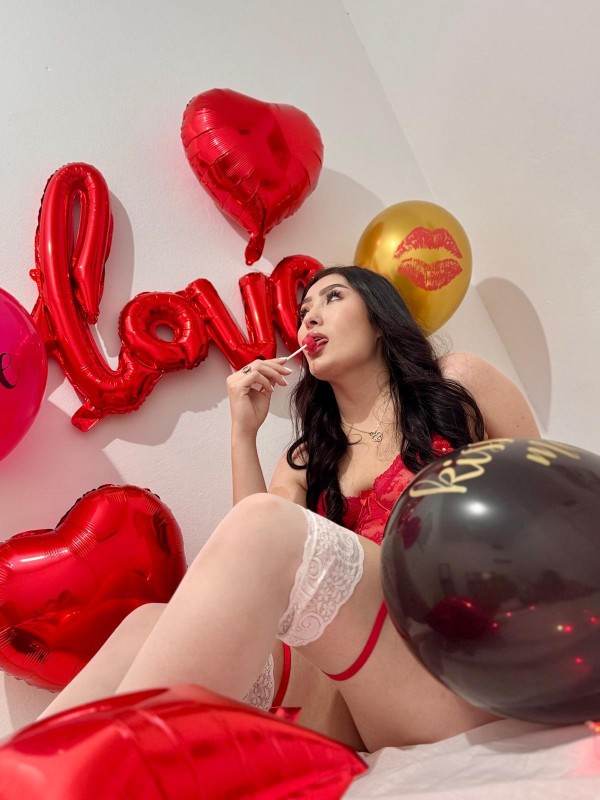 ESTRELLA 20 años , EXCITANTE Y PURA SENSUALIDAD…