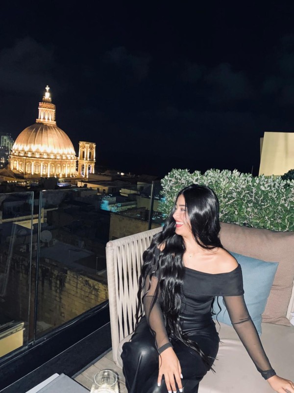 LAURA Una dulzura que quema