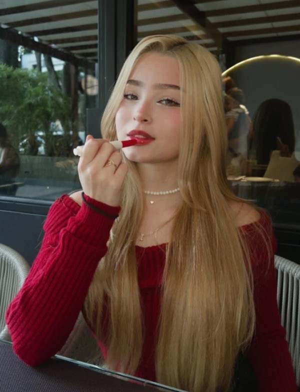 jovencita ricas curvas, llego con ganas de robarme tu aliento, arre