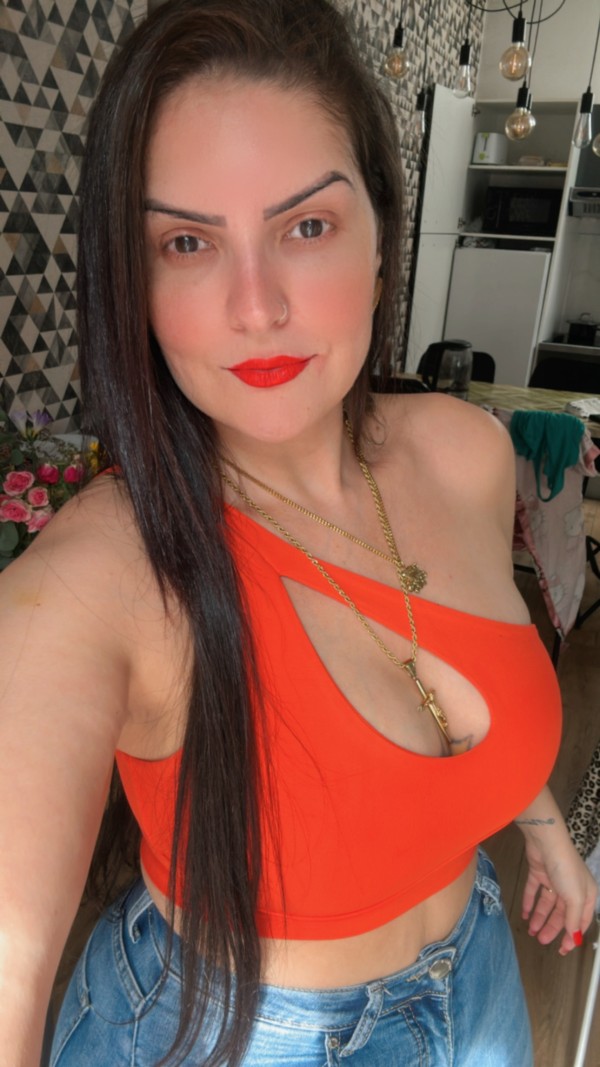 Julia latina garganta profunda