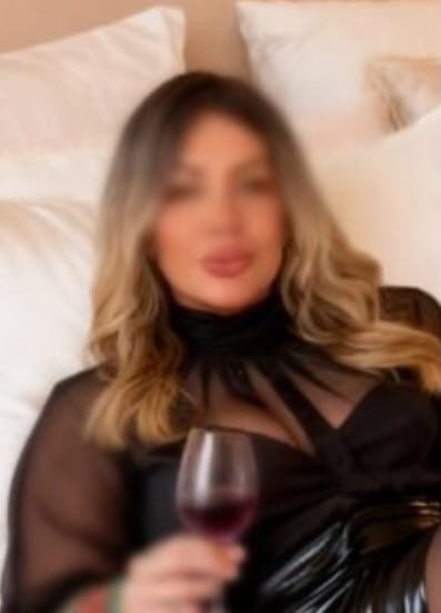 Hola chicos soy Natacha muy sensual con mucha ganas de fiesta