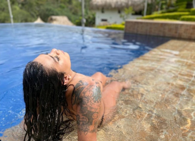 Reina del descontrol guarra fiestera PLAZA CATALUÑA