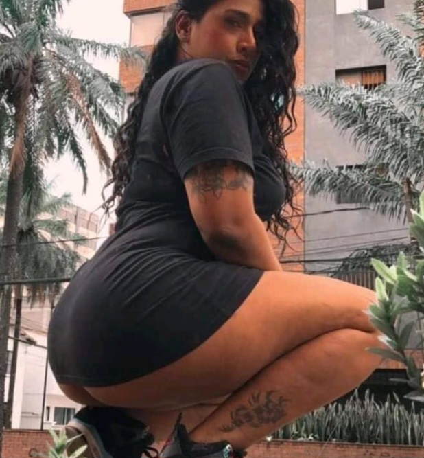 Reina del descontrol guarra fiestera PLAZA CATALUÑA