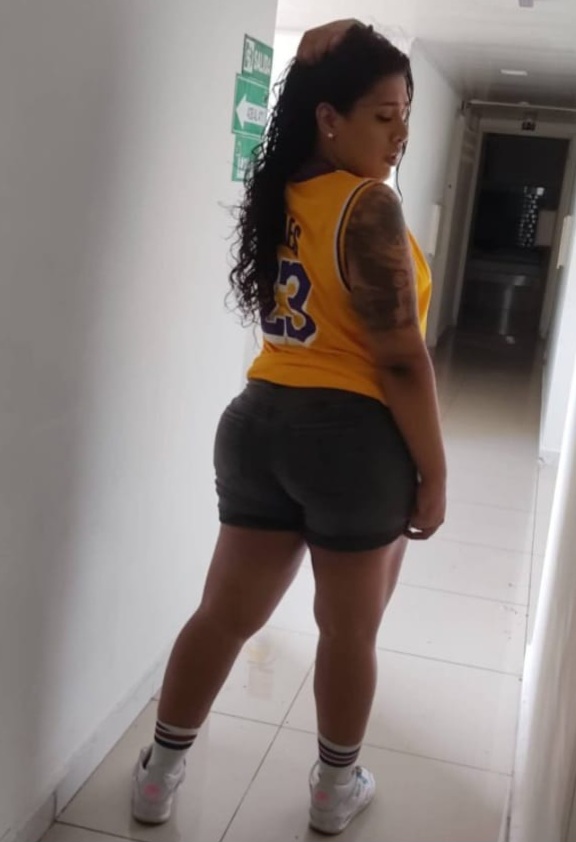 Reina del descontrol guarra fiestera PLAZA CATALUÑA