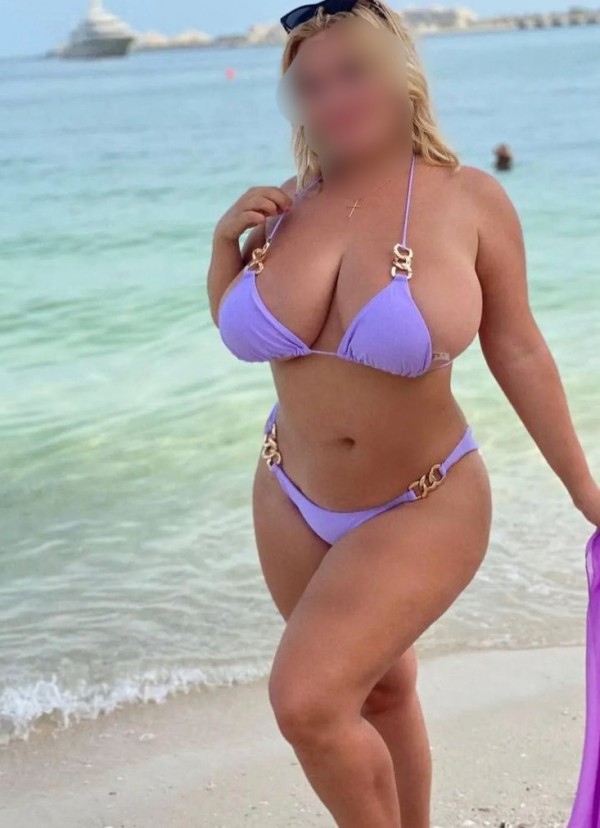 NOVEDAD LA BOMBA TETONA INSACIABLEB