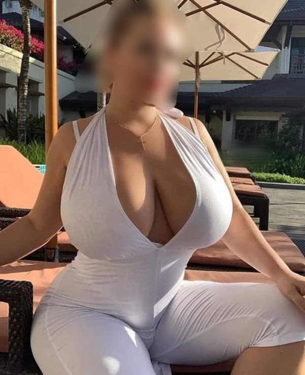 NOVEDAD LA BOMBA TETONA INSACIABLEB