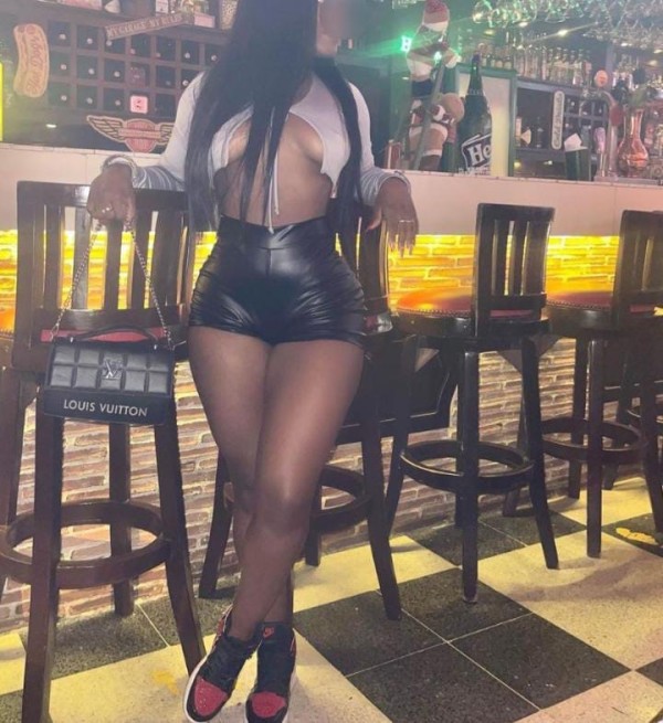 SOY TODO LO QUE BUSCA GARGANTA PROFUNDA BESO CON LENGUA MORENAzA EXÓTICA