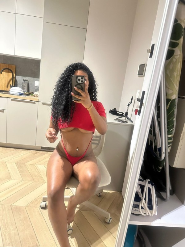 SOY YESICA MUY ARDIENTE SEXI CHUPONA CULONA