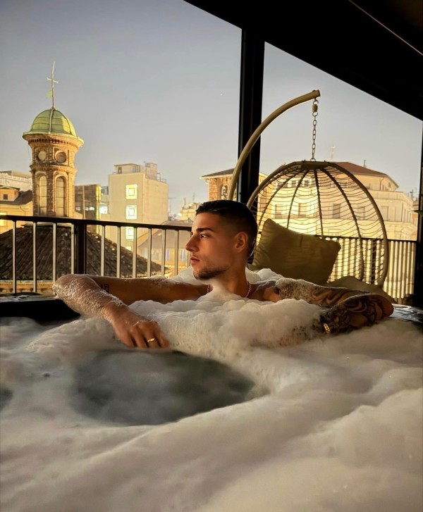 ENZO 20 ESPAÑOL!!!!TAMBIEN SALIDAS A HOTELES Y DOMICILIOS