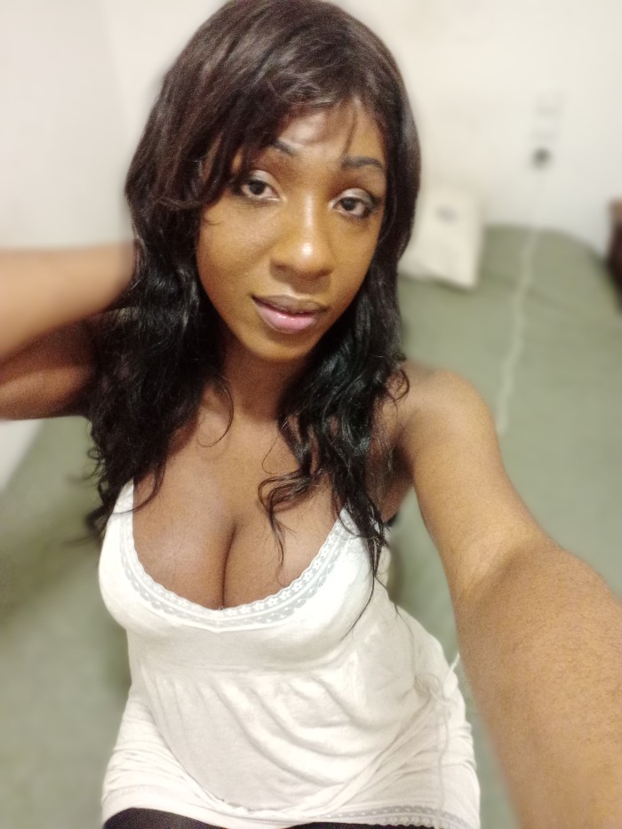 Ola soy gleicy una trans muy wapa