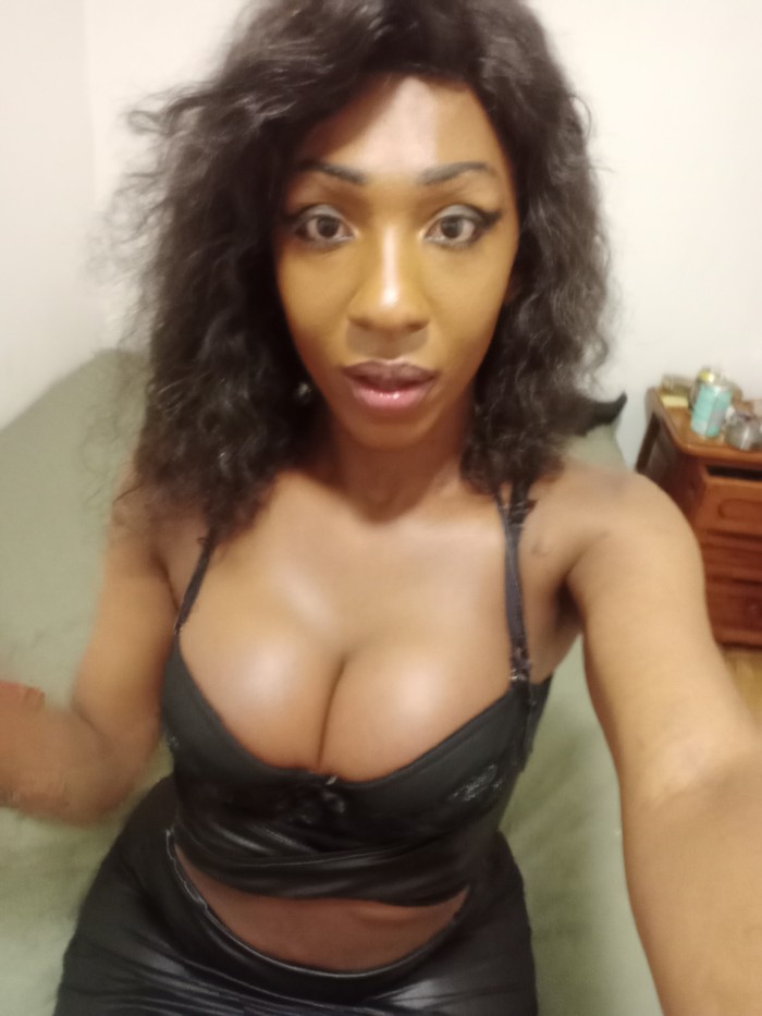 Ola soy gleicy una trans muy wapa