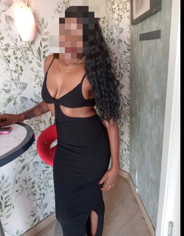 DIRÉ A TODO QUE SÍ! CACHONDA DISPUESTA A COMPLACER