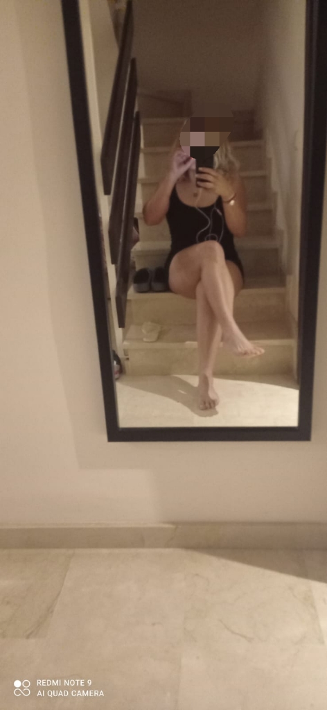 Fiestera guapa los boliches Monica