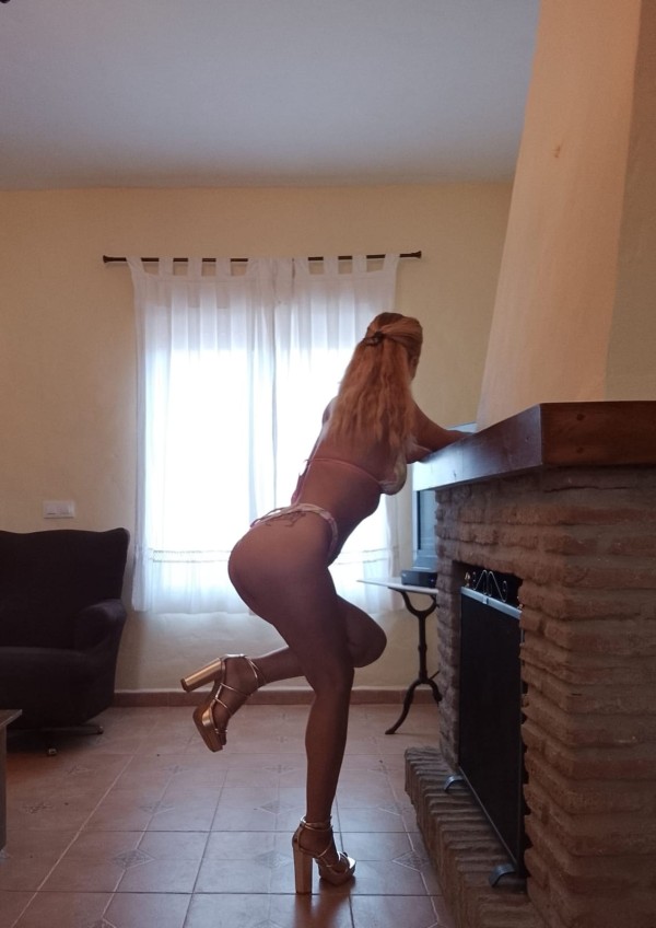 HINA, RUBIA GUAPA ESPAÑOLA