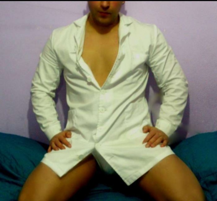 Chico en Boiro salidas 4×4 morboso en bata doctor