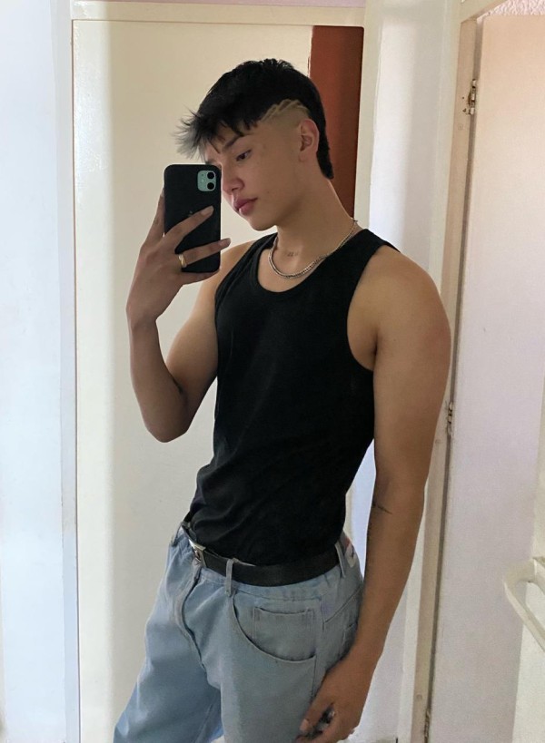 CRISTIAN 643176930, JOVEN 19 AñOS CACHONDO Y FIEST