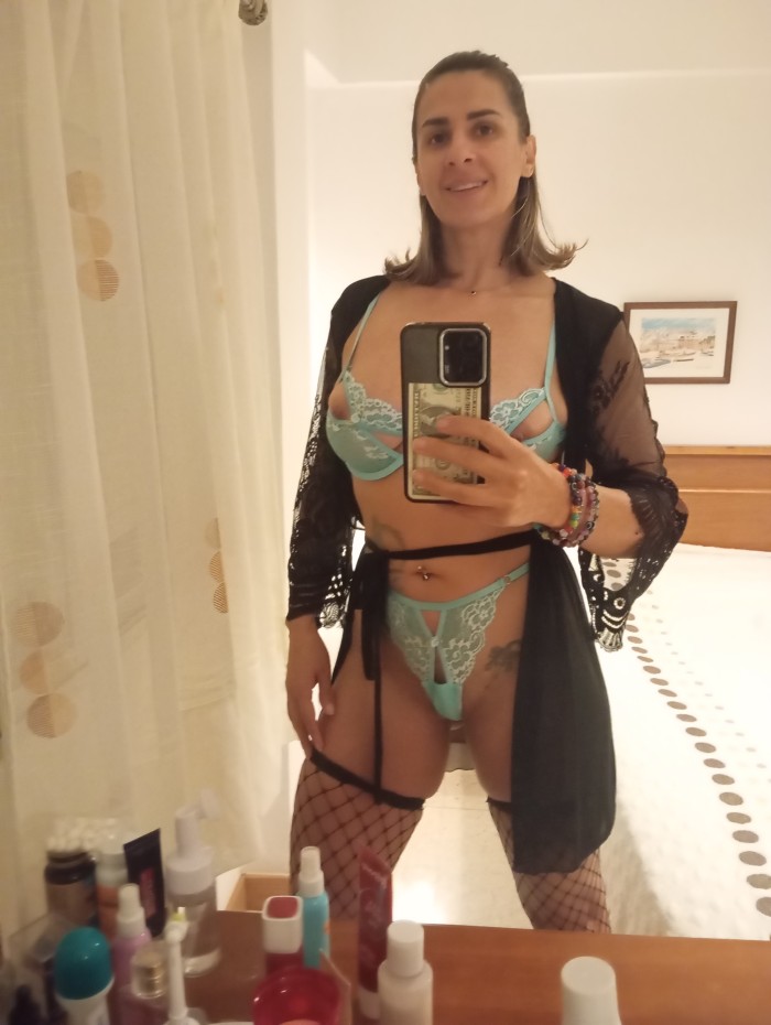 Ven a cumplir tus fantasías secretas conmigo el vi