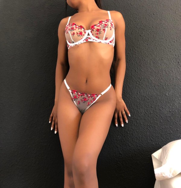 HERMOSA ESCORT ELEGANTE LATINA-BEAUTIFUL ELEGANT LATINA ESCORT