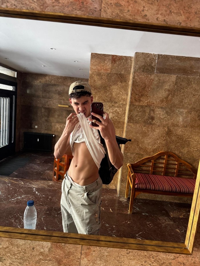 Novedad leon chico latino