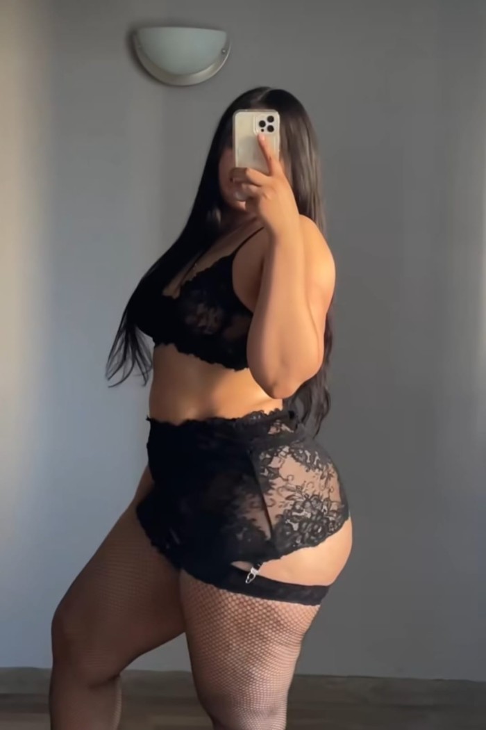 FIESTERA MORBOSA CACHONDA IMPLICADA COMPLACIENTE