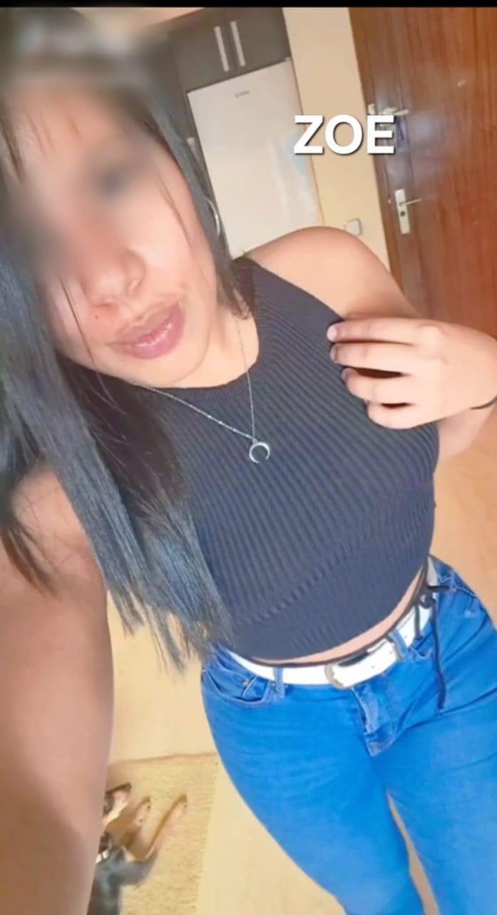 Variedad de chicas guapas, delgadas, muy complacie