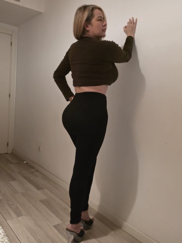 NATALIA MUY CACHONDA FIESTERA A TOP ME ENCANTA QUE ME LO COMAN EL XOXO