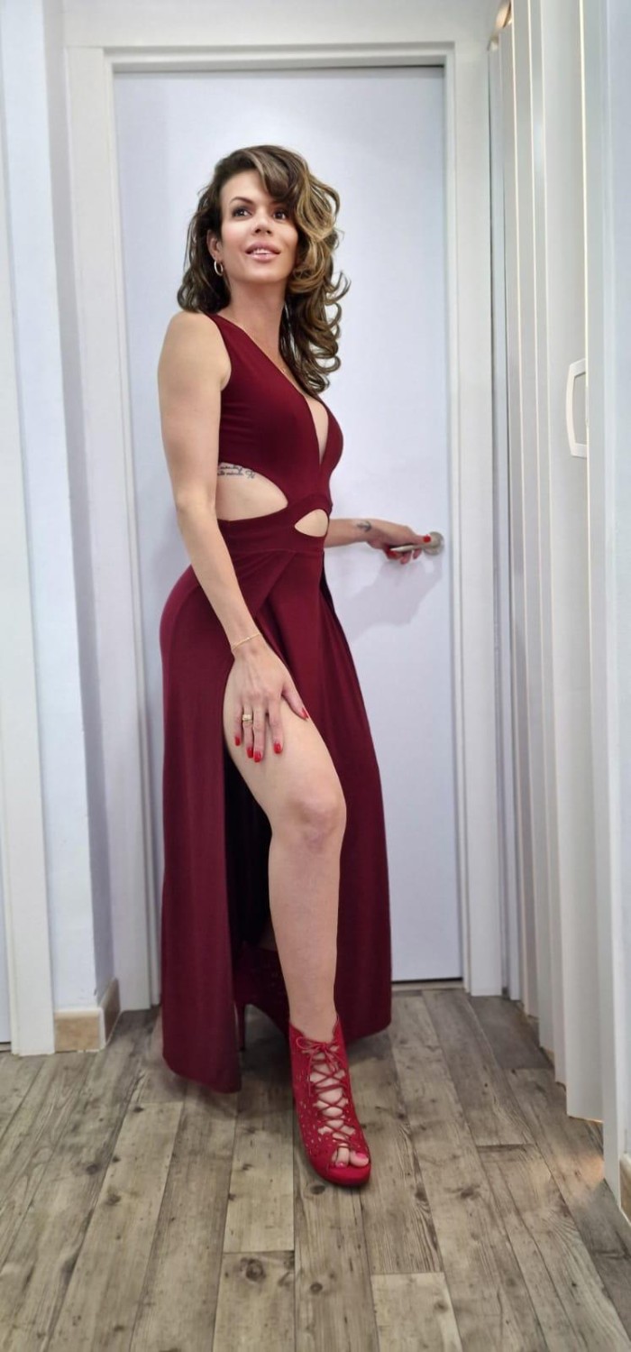 FEMENINA LECHERA CACHONDA FIESTERA 24 HORAS