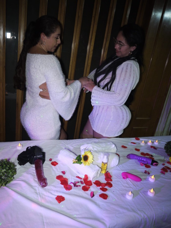 masajes a cuatro manos y frances a dos bocas