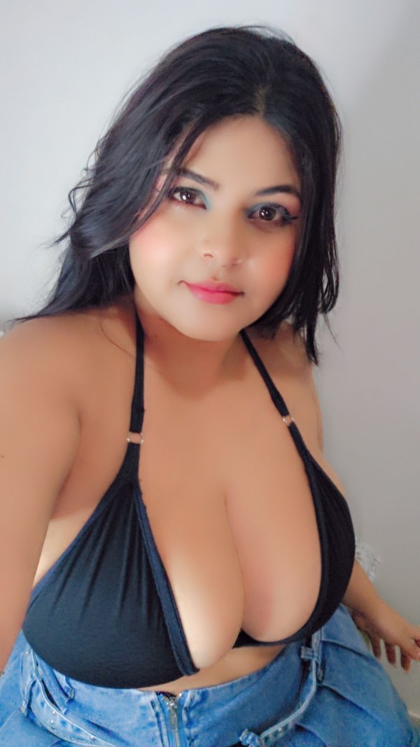 Chica linda recién llegada a ibiza