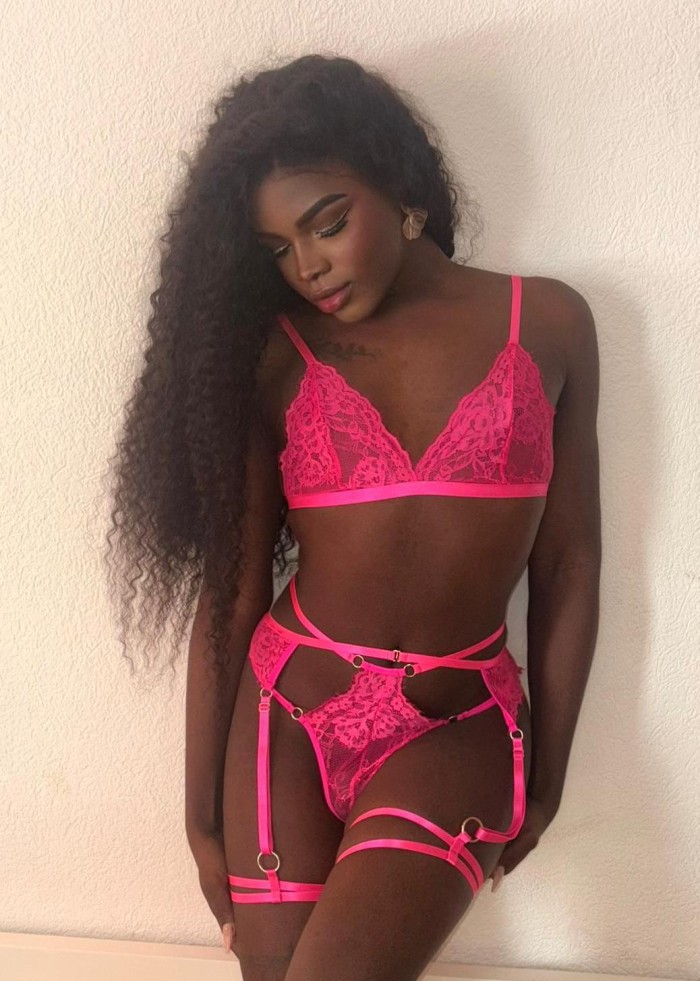 IMPRESIONANTE TRANS SÚPER DOTADA