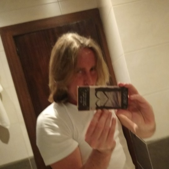 busco servicio de chica masajista para sesion