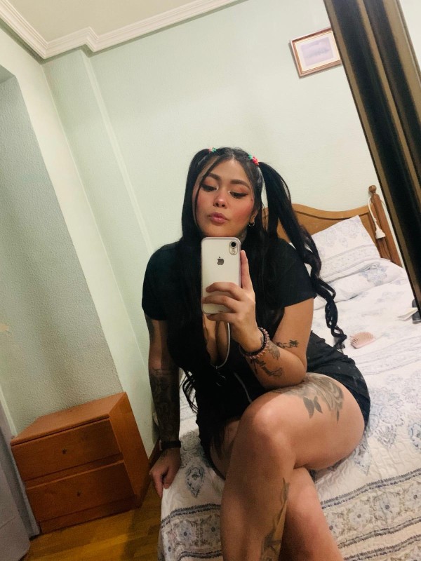 ADICTA A LA POLLA, VEN LLENA MIS TETAS DE LECHE