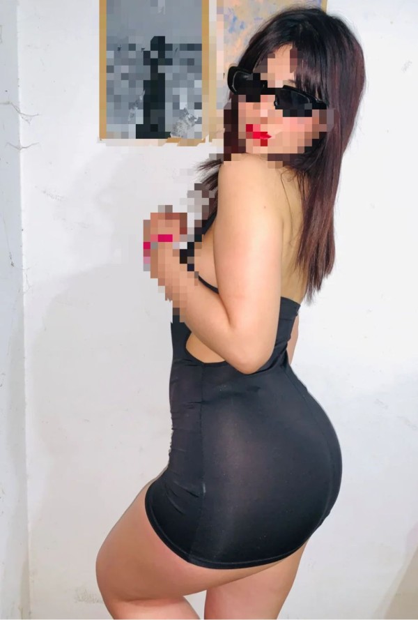 Hermosa Latina de paso por tu ciudad