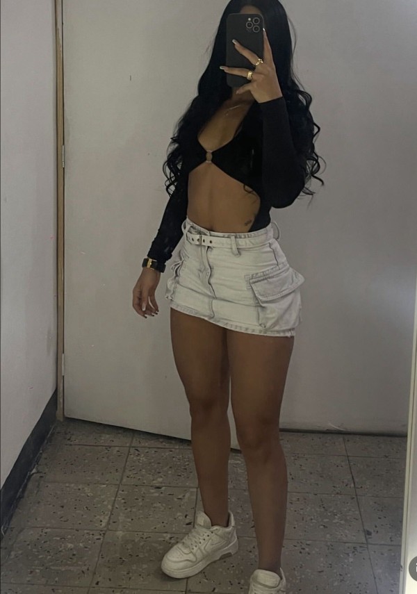 , 24 horas,fiestera, cariñosa y enrollada..Triana