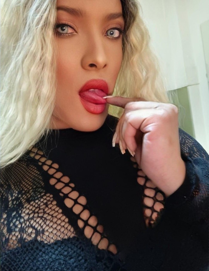 Llegó Katy a tu ciudad o rubia pollona 100% real