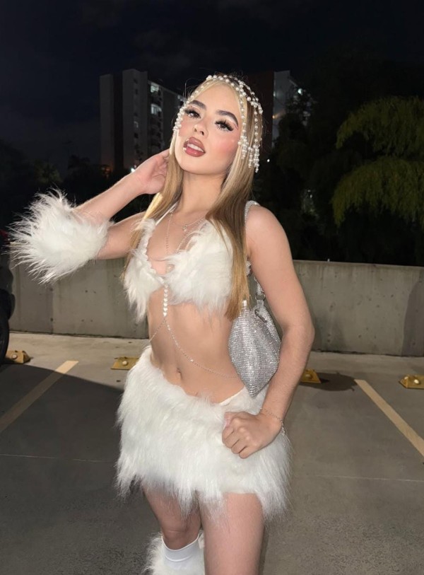jovencita apasionada mamada profunda sexo guarro piso solo