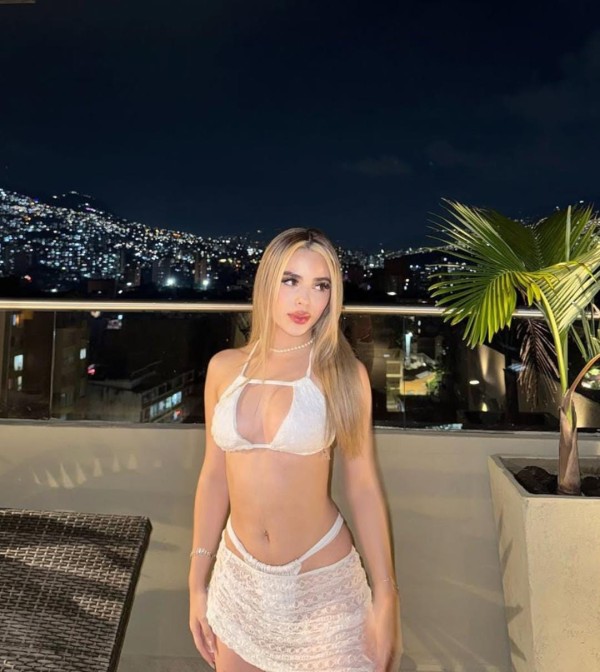 jovencita apasionada mamada profunda sexo guarro piso solo