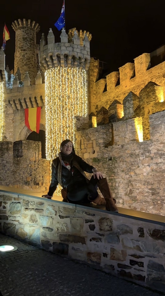 LOBA FIESTERA DESEADA EN TU CIUDAD NUEVA