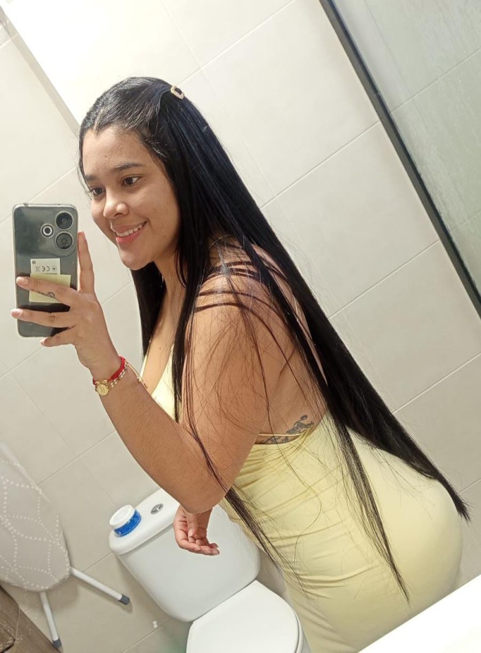 VEN QUITAME LAS BRAGAS CON TU BOCA