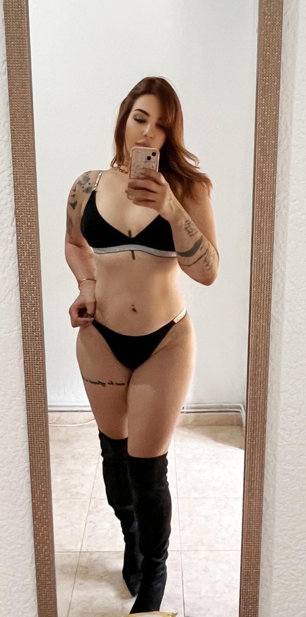 Rubi 40 años scort alto standing speak english