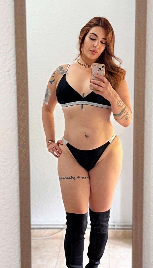 Rubi 40 años scort alto standing speak english