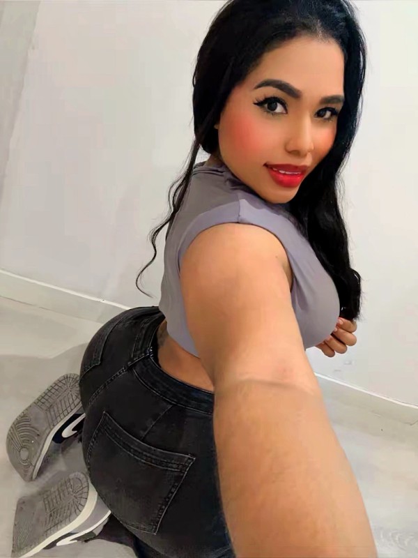 KATTY HERMOSA MORENA CURVY CALIENTE, SENSUAL Y FIESTERA  A TOPE