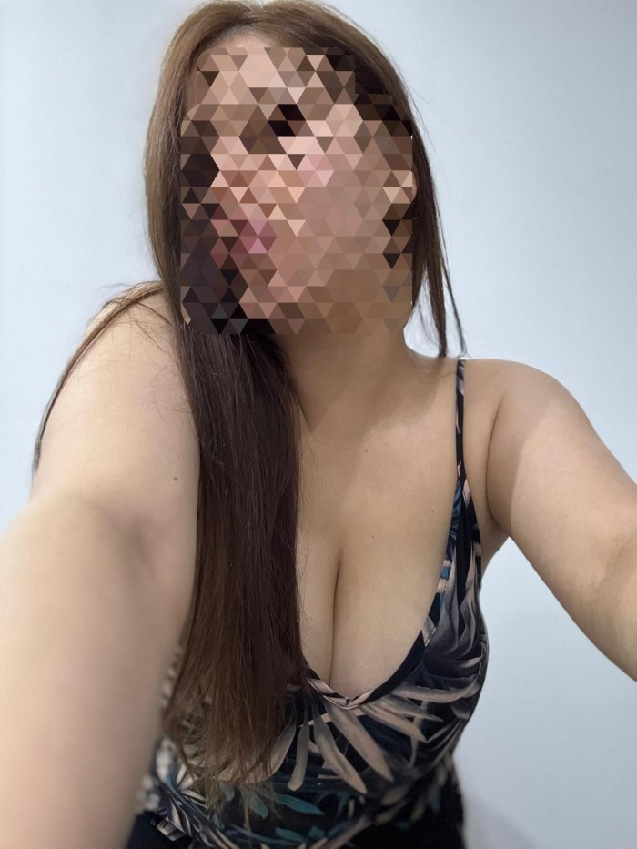 QUINTANA ZAIRA TETAZAS LATINA JUGUETONA