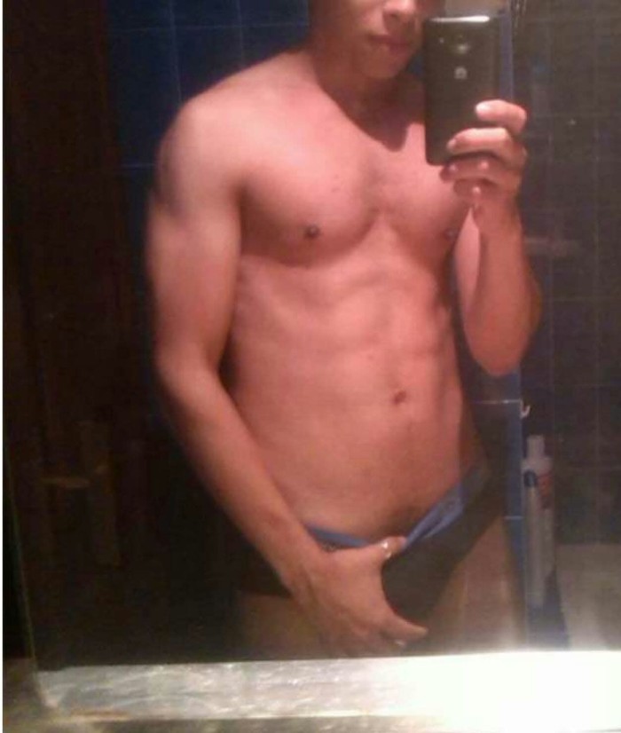 Cara de niño con miembro de hombre