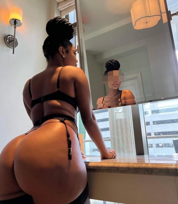 MULATA CON GRAN CULO