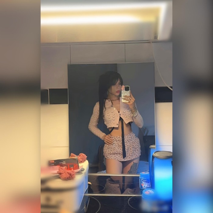 Anahí – Juventud y encanto en Sagrada Familia