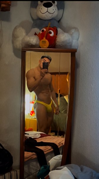 LATINO POLLON CUMPLO TUS MORBOS Y FANTASIAS