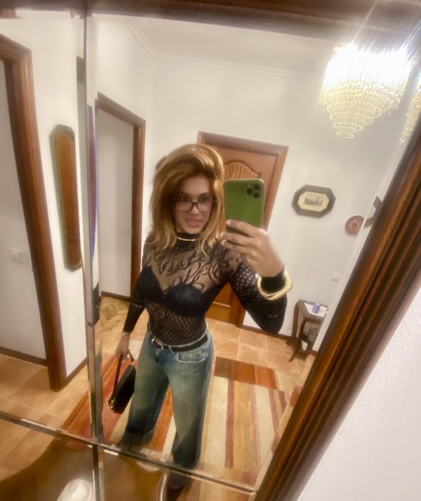 Valeria activa muy cachondas y cañeras fiesteras