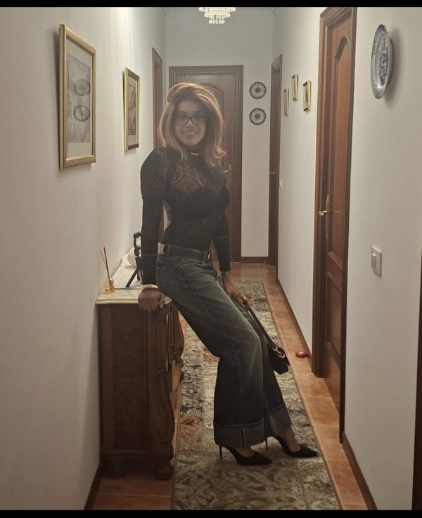 Valeria activa muy cachondas y cañeras fiesteras