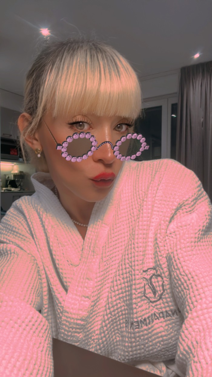 Vanesa te la pone tiesa  estoy en Soria